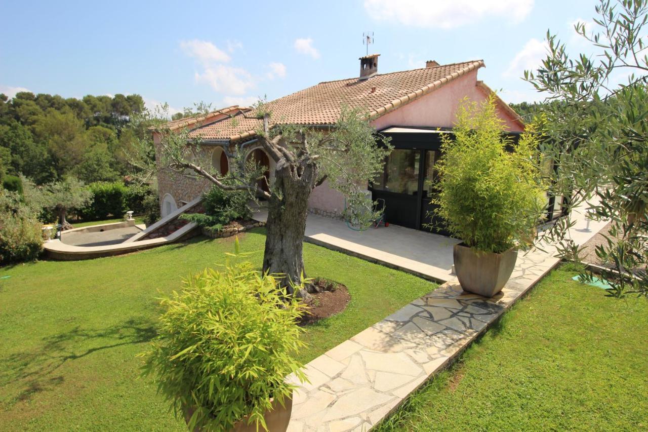 Villa Jalna Chambre, Suites Et Appartement Roquefort-les-Pins Esterno foto