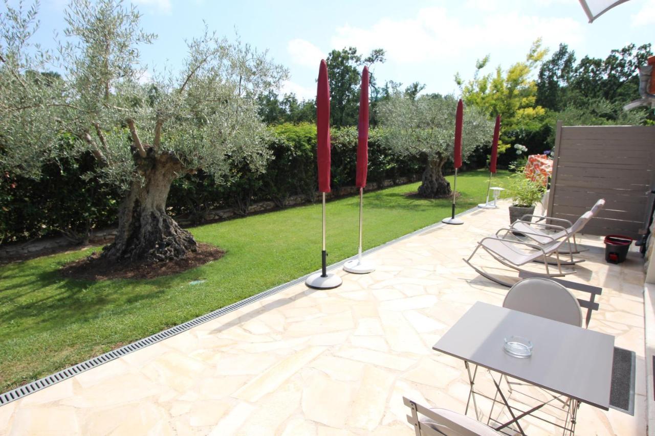 Villa Jalna Chambre, Suites Et Appartement Roquefort-les-Pins Esterno foto