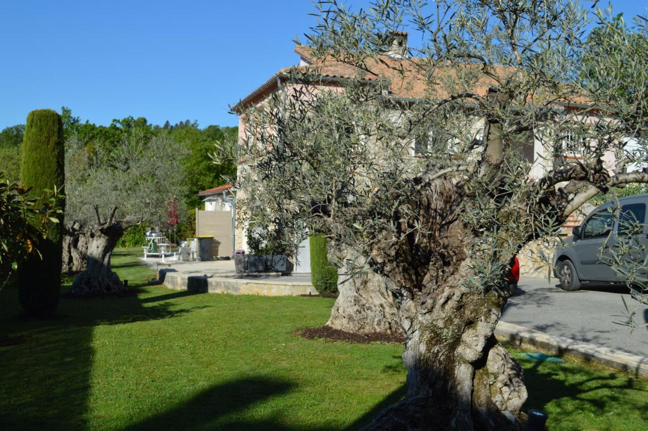 Villa Jalna Chambre, Suites Et Appartement Roquefort-les-Pins Esterno foto