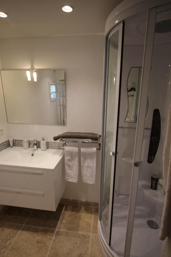 Villa Jalna Chambre, Suites Et Appartement Roquefort-les-Pins Esterno foto